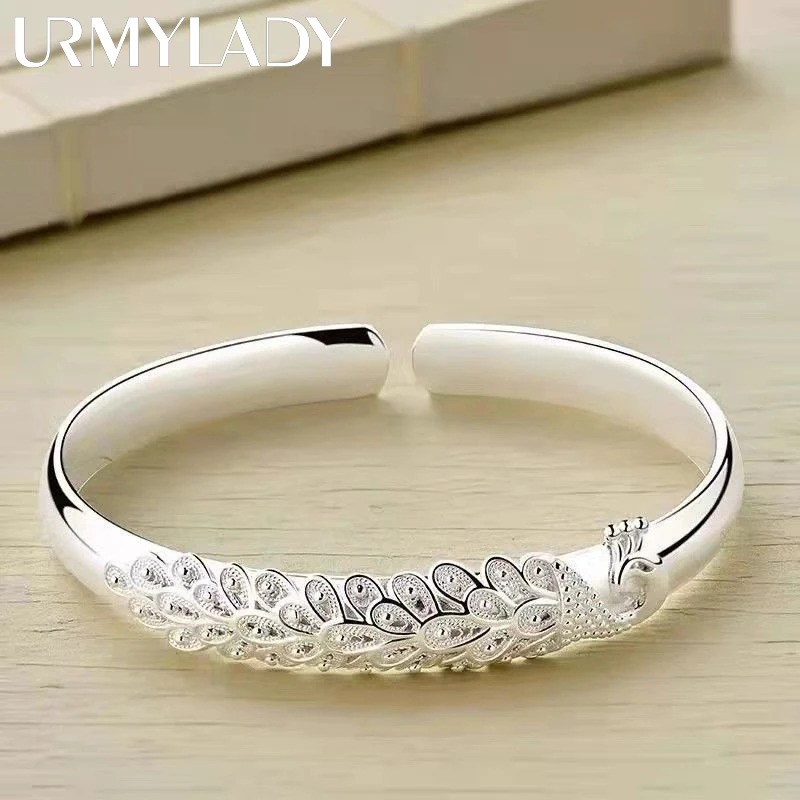 Hi-vin Minimalist Modern Open Cuff Bracelet for Women